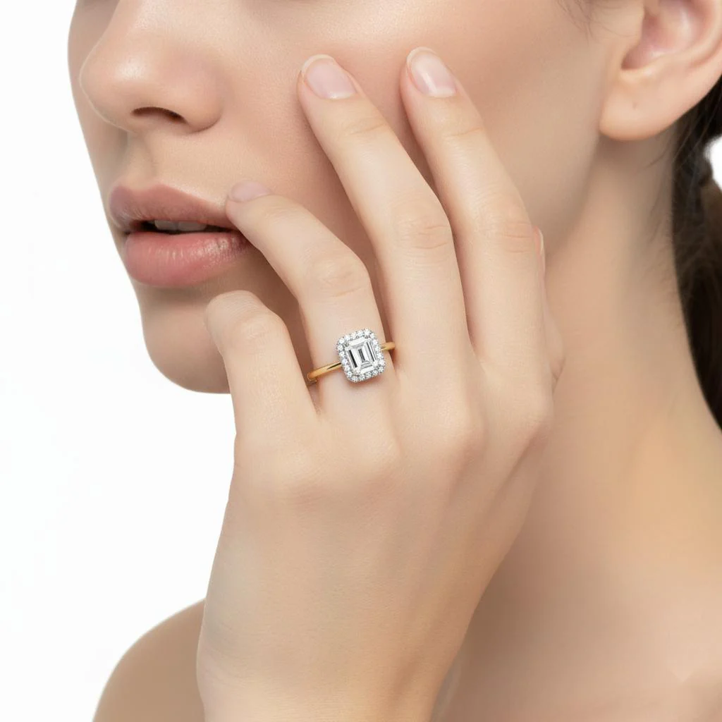 Emerald Solitaire with Halo Engagement ring - Image 4