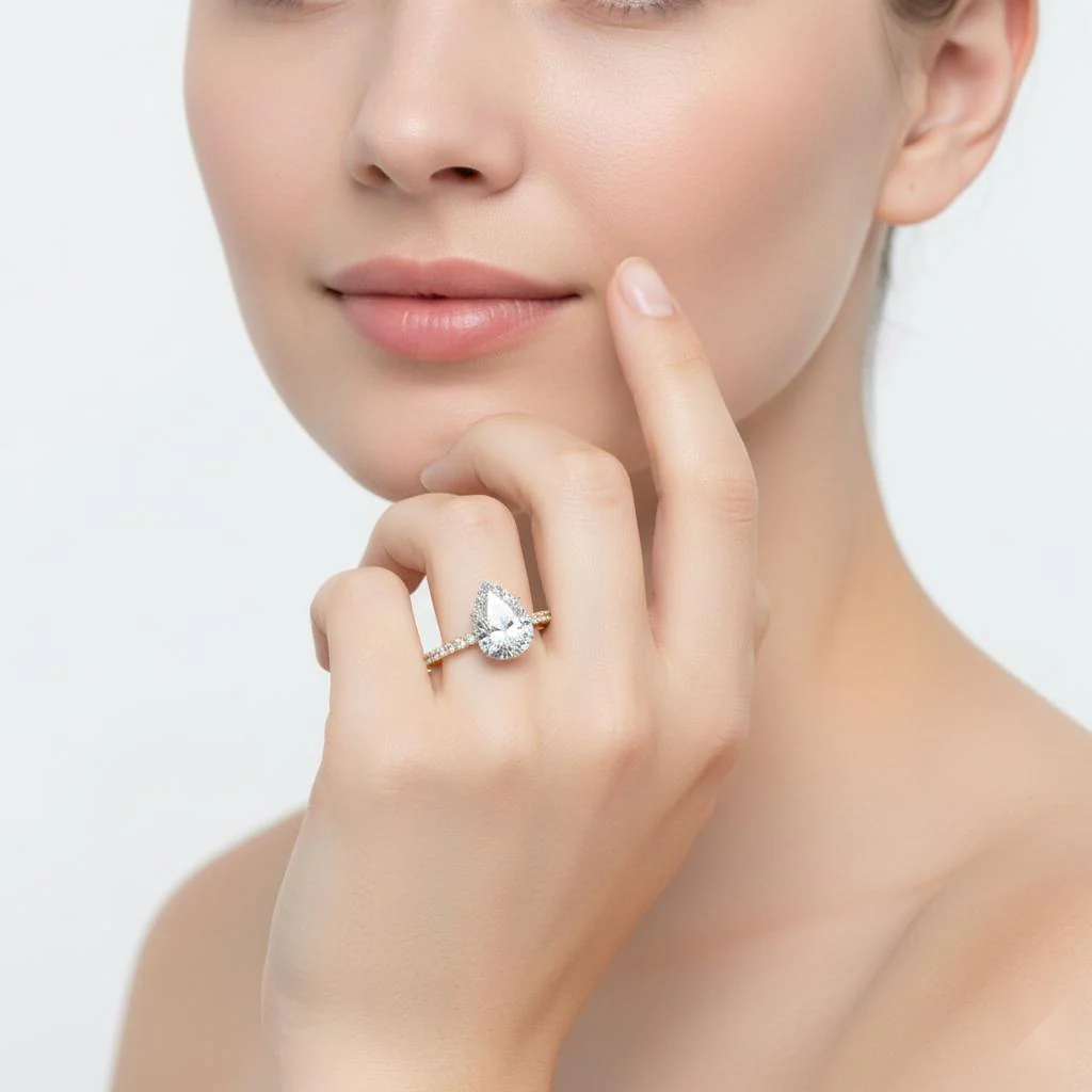 Margot Robbie Engagement Ring - Image 5