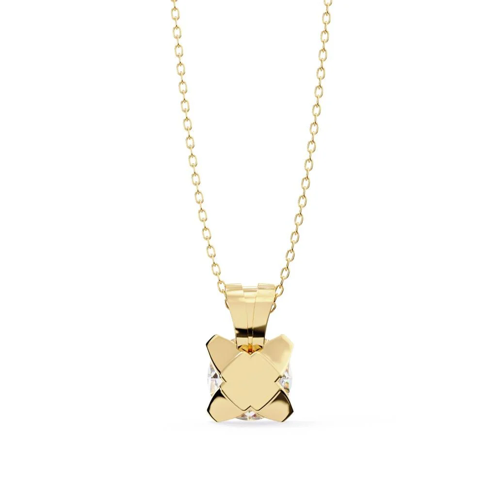 Round Solitaire Pendant With Chain - Image 8