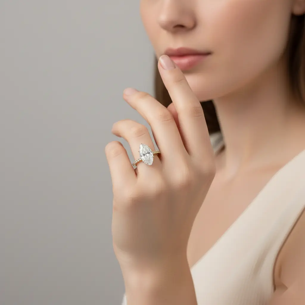 Selena Gomez Engagement Ring - Image 5